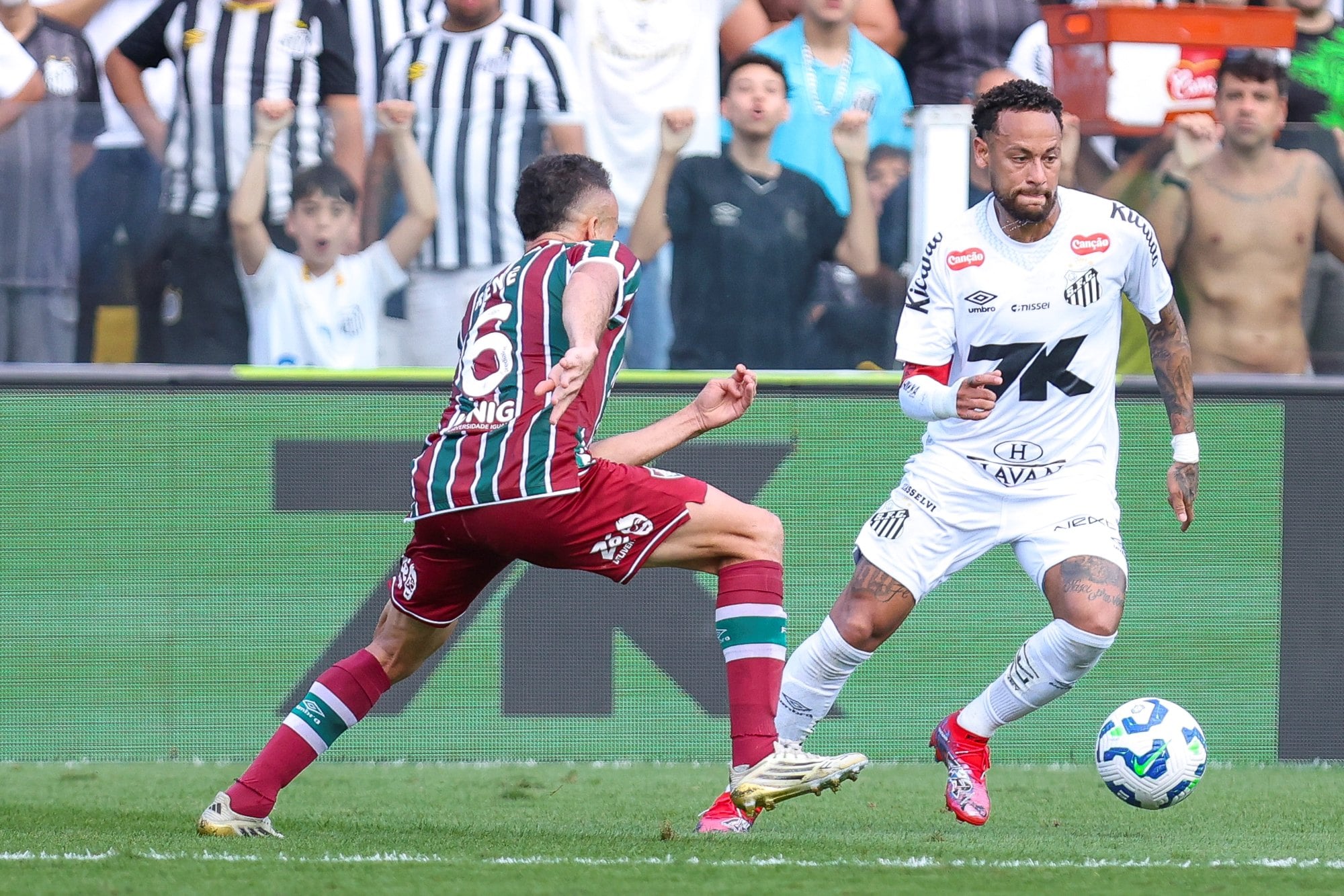 com-neymar-em-campo,-santos-empata-sem-gols-com-o-fluminense-na-vila
