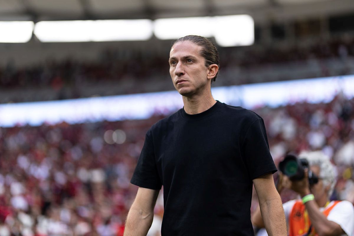filipe-luis-ve-superioridade-do-flamengo,-apesar-de-“vazamento”-no-fim