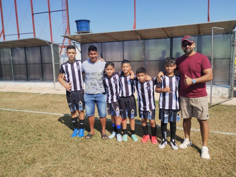 Cinco craques mirins de Sena Madureira são convocados para o Botafogo e estreiam com vitória no sub-11