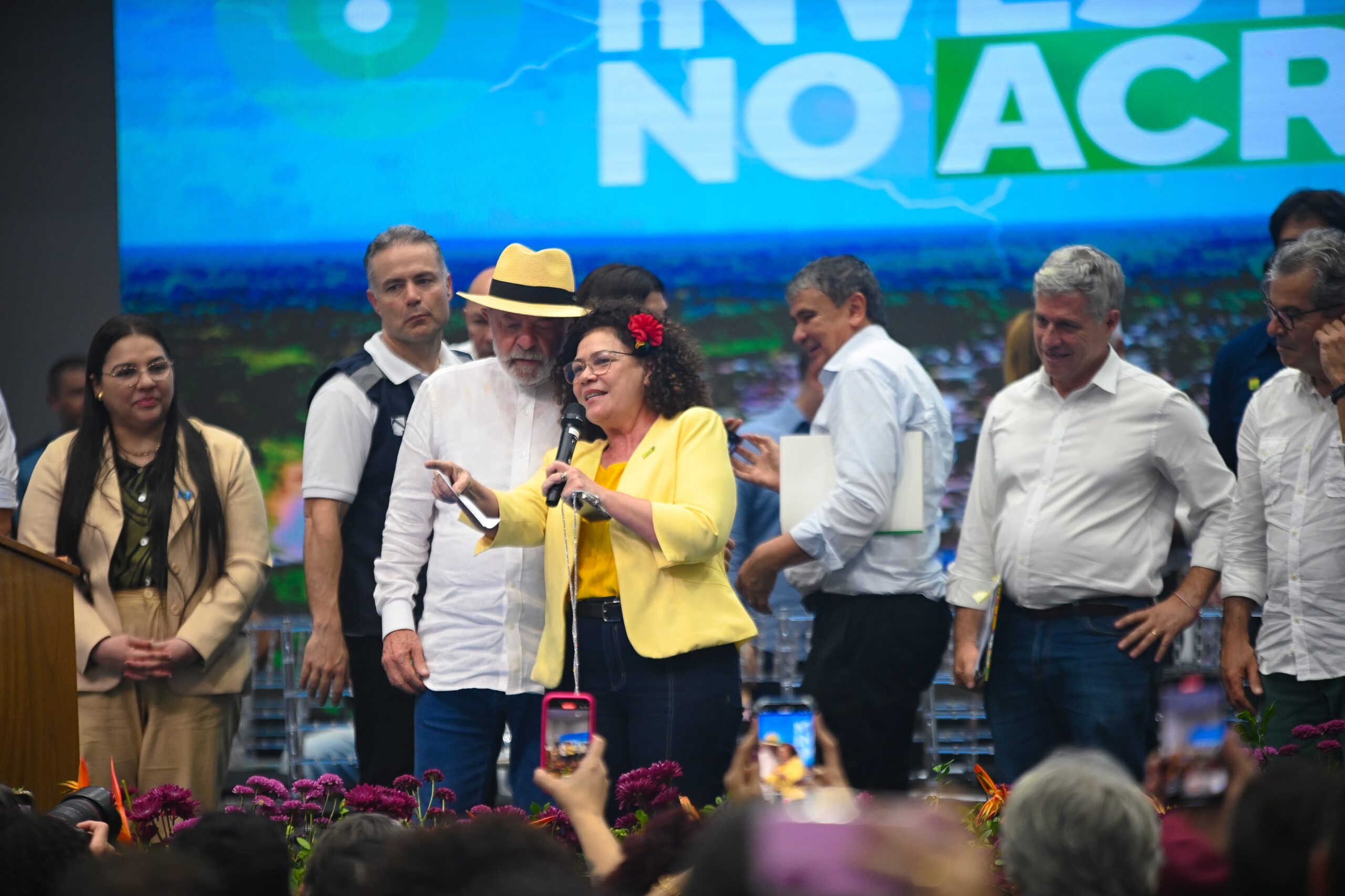 Com Lula, Perpétua destaca investimento de R$ 40 milhões para impulsionar agroindústria e cooperativas no Acre