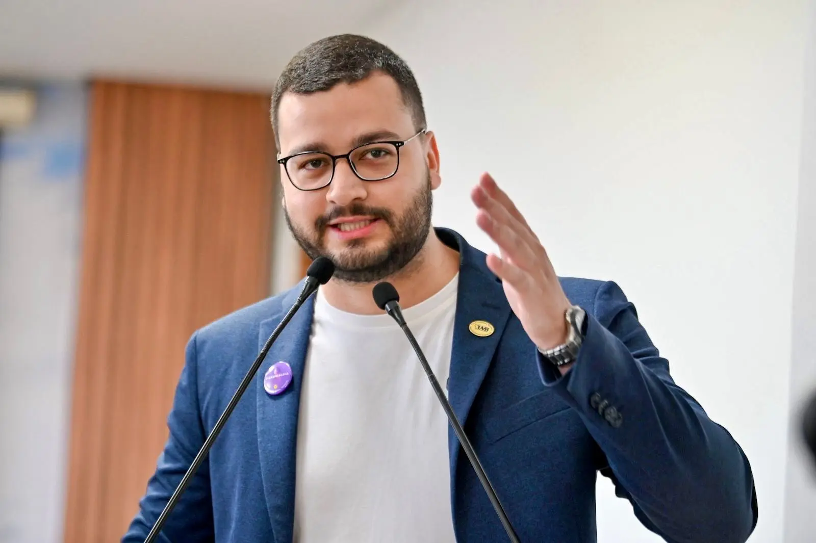 Matheus Paiva cobra regularização de ruas e celebra avanços na iluminação pública do Polo Benfica