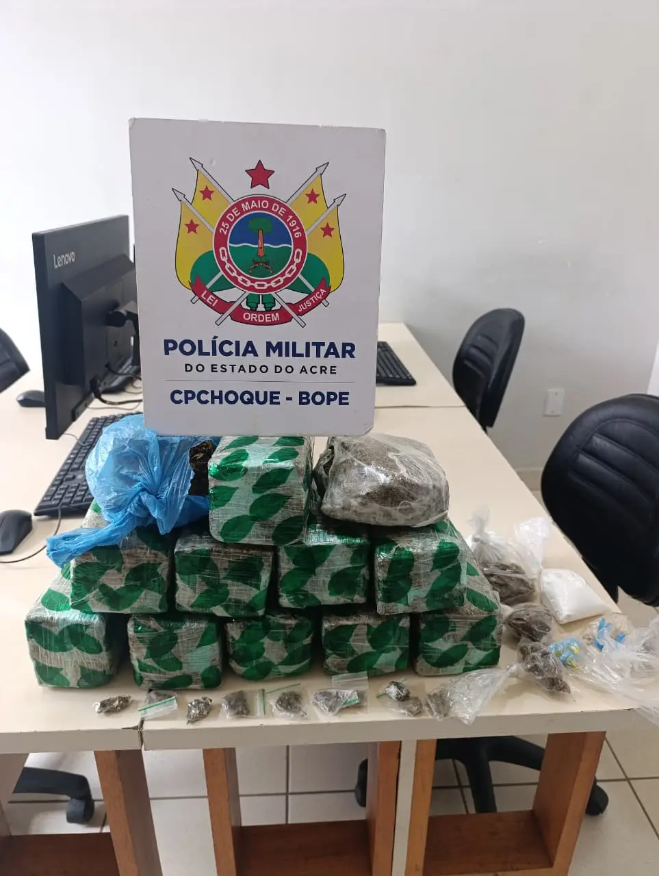 PM prende casal com mais de 11kg de drogas em apartamento de Rio Branco; saiba mais