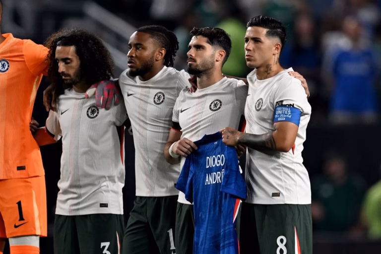 Chelsea faz doação milionária à família de Diogo Jota e André Silva