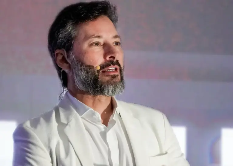 CRM-AC cassa registro profissional do médico Stanley Bittar; ele é acusado de infrações éticas