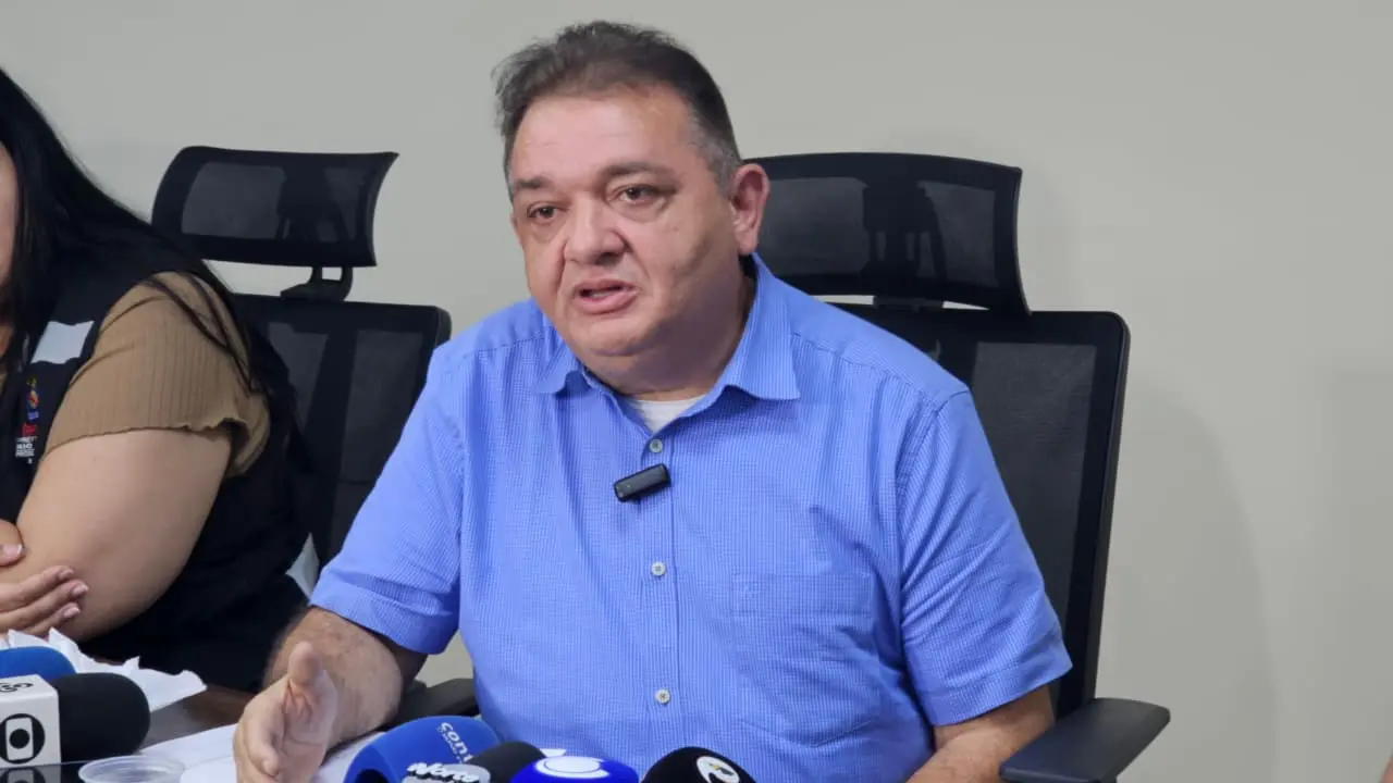 VÍDEO: superintendente da RBTrans se emociona e chora ao negar acusações de assédio