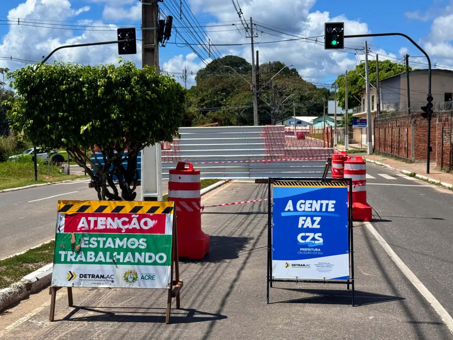 Prefeitura de Cruzeiro do Sul e DETRAN constroem faixas elevadas no município