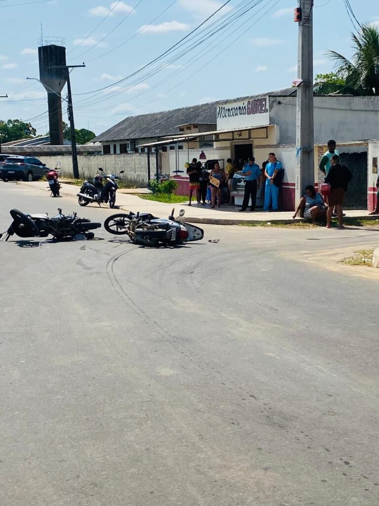 Colisão entre duas motocicletas deixa condutores feridos em Cruzeiro do Sul