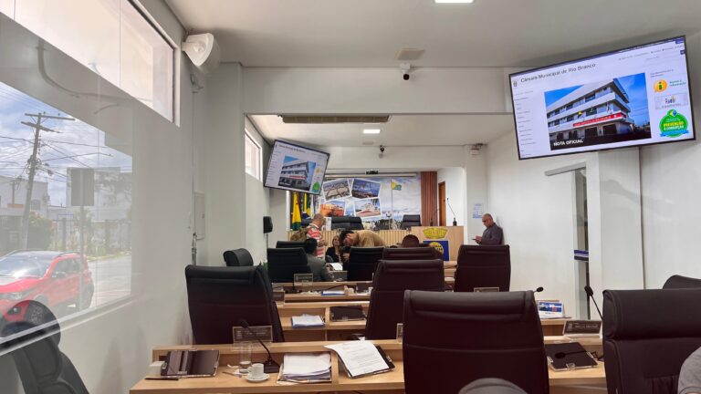 Vetos emperram análise do afastamento do superintendente da RBTrans na Câmara; entenda