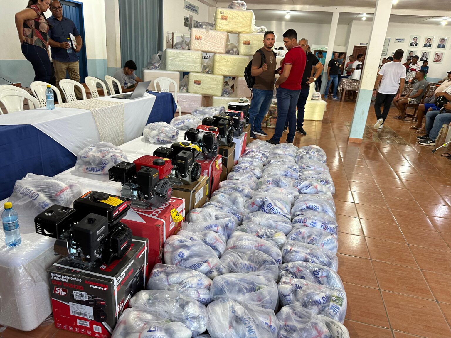 Elter Nóbrega comemora Dia dos Pais com pescadores de Cruzeiro do Sul