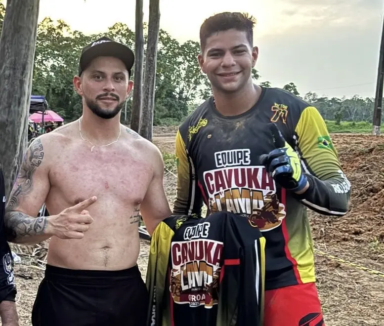Irmãos de Cruzeiro do Sul vencem corrida de motocross no Festival do Açaí em Feijó