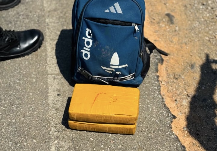 Polícia intercepta táxi e apreende 2 kg de maconha na BR-364 no interior do Acre