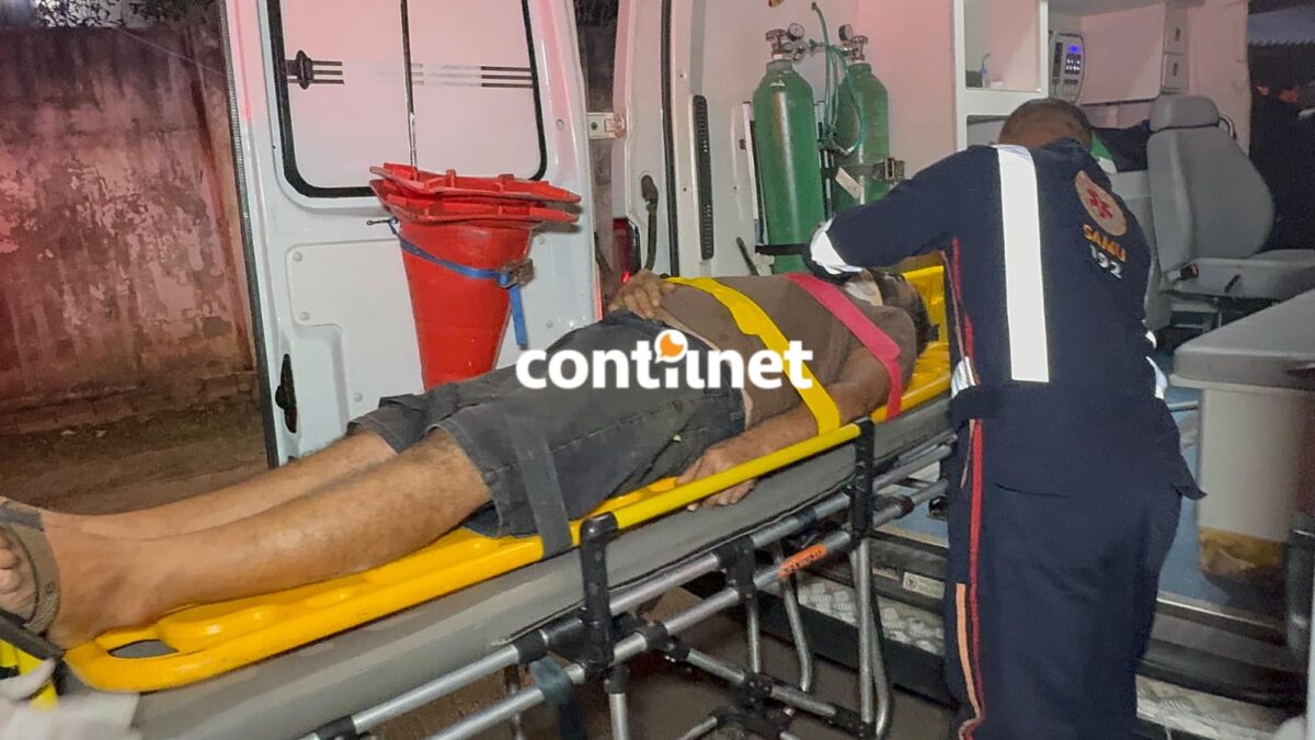 Idoso dirigia carro que capotou em Rio Branco; ele ficou preso no veículo e precisou ser puxado Idoso dirigia carro que capotou em Rio Branco; ele ficou preso no veículo e precisou ser puxado