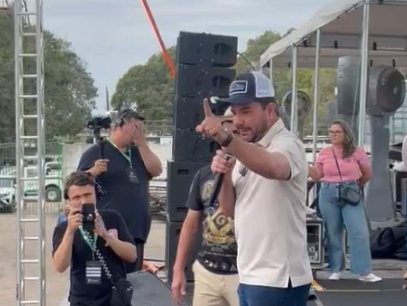 Durante costelão, Gladson doa R$ 10 mil para ações filantrópicas da maçonaria; VÍDEO