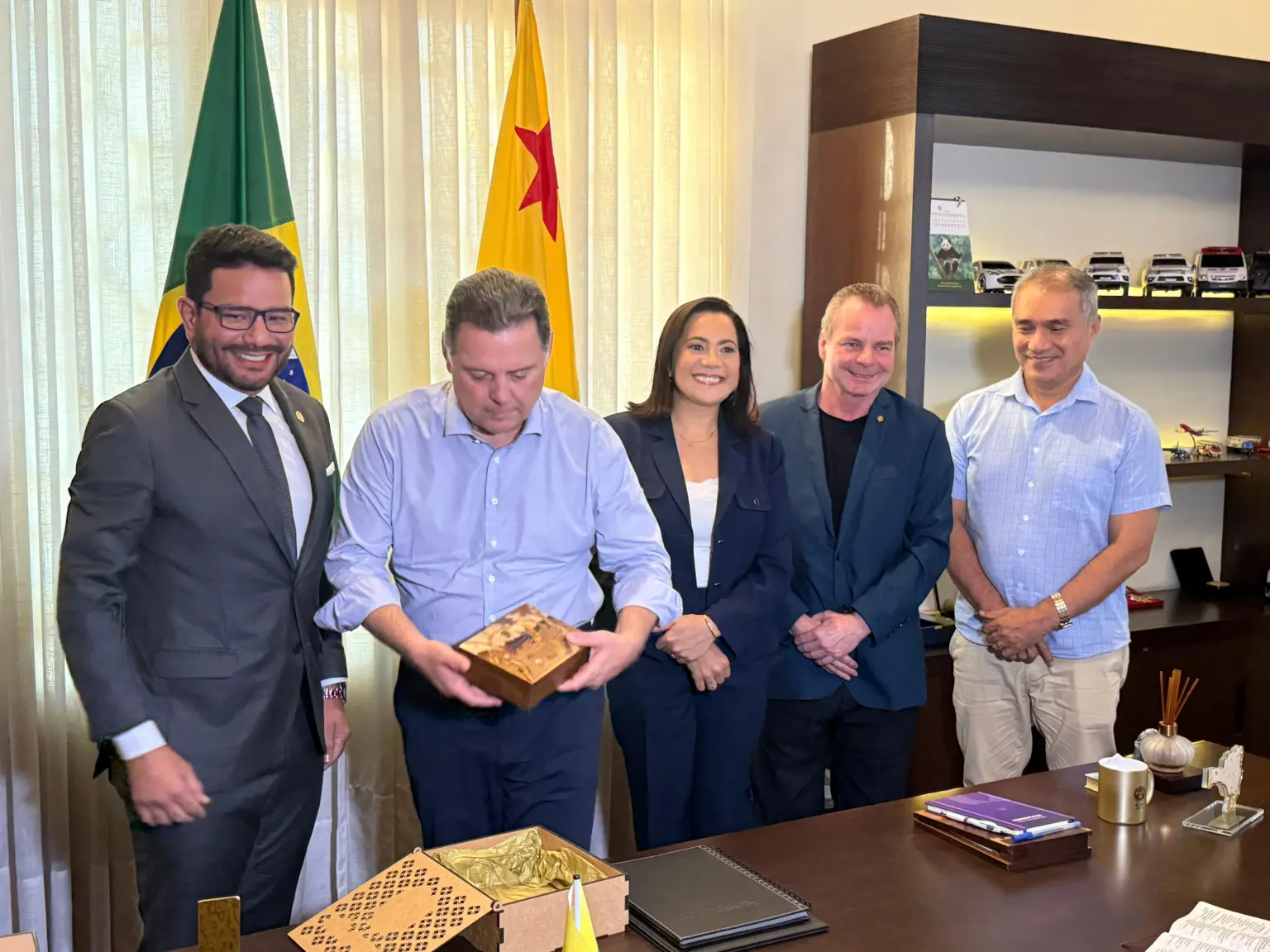 No Acre, presidente nacional do PSDB se reúne com Gladson e declara apoio à Mailza em 2026