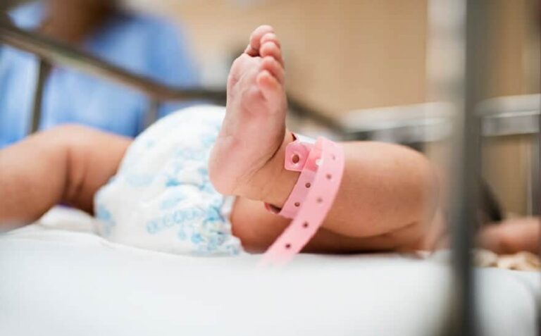 “A decisão deve ser livre e consciente”, diz juíza sobre projeto que permite mães entregarem seus bebês