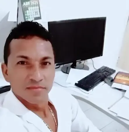 Influenciador reage a vídeo ‘sensual’ de secretário e aumenta repercussão nas redes