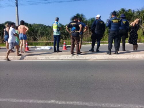 Jovem morre atropelado após cair de bicicleta ao desviar de pedestre no interior do Acre Jovem morre atropelado após cair de bicicleta ao desviar de pedestre no interior do Acre