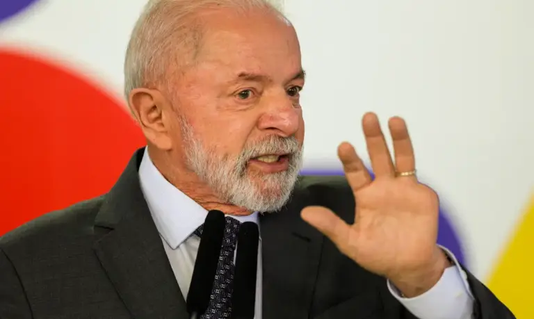 Lula anuncia amanhã R$ 30 bilhões para empresas afetadas por tarifaço