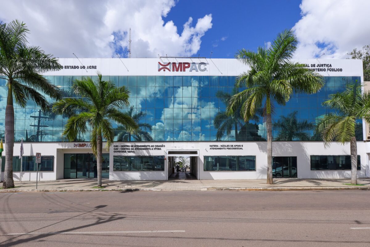 MPAC pune promotor que convocava cidadãos que o criticavam nas redes sociais; entenda MPAC pune promotor que convocava cidadãos que o criticavam nas redes sociais; entenda