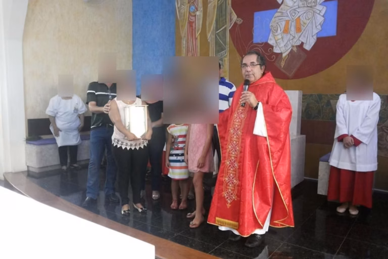 Padre do interior é condenado a mais de 26 anos por estupro de coroinha