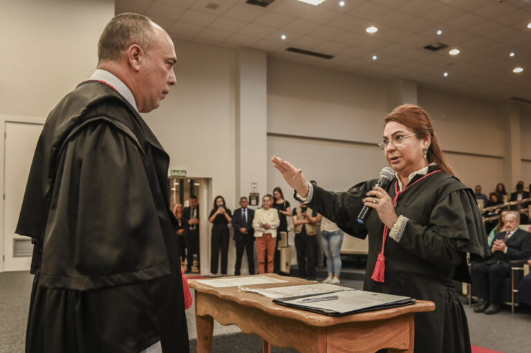 Desembargadora Waldirene Cordeiro assume presidência do TRE/AC para o biênio 2025-2027