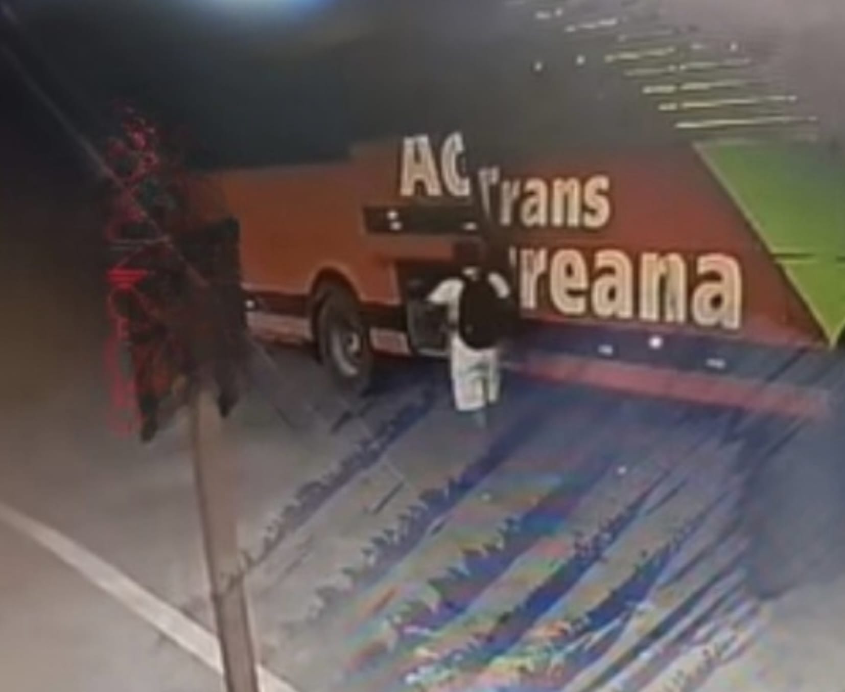 Passageiro tem mala furtada no Terminal Rodoviário de Cruzeiro do Sul durante desembarque