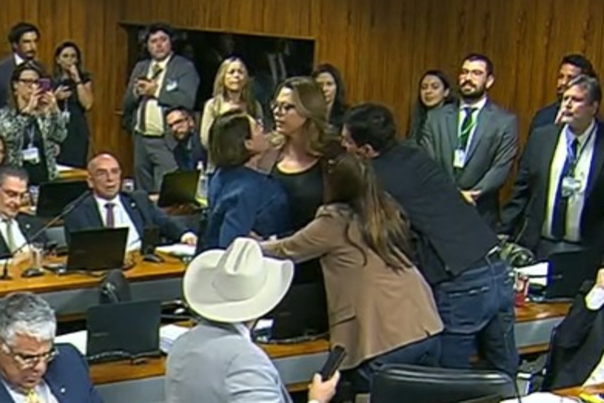 cpmi-do-inss:-parlamentares-batem-boca-e-precisam-ser-separadas.-video