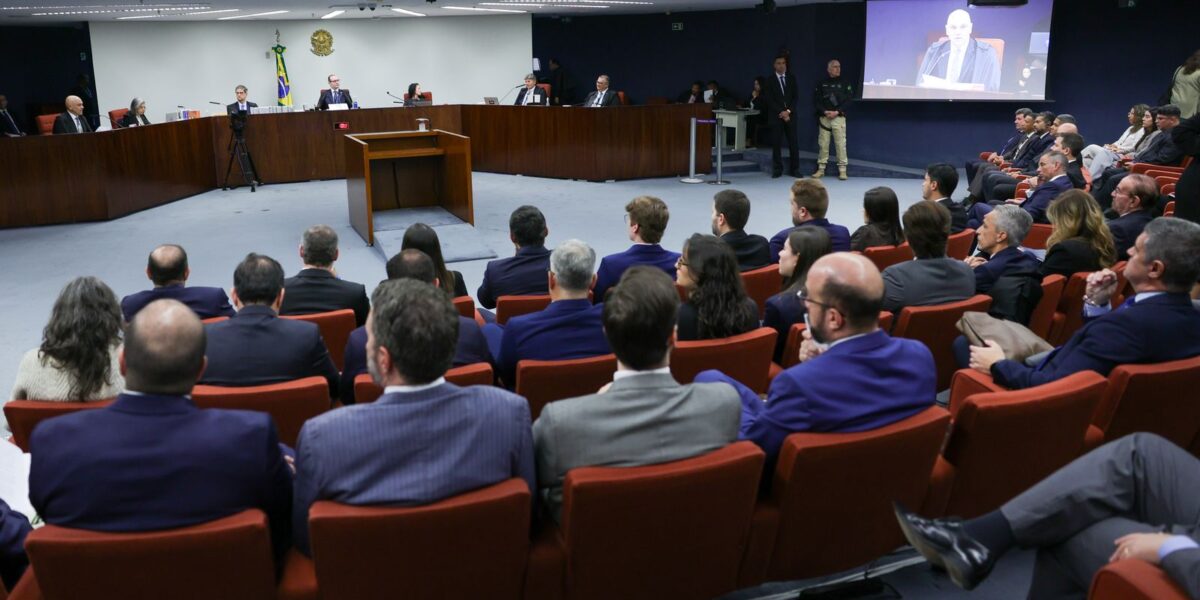 saiba-como-foi-o-1o-dia-do-julgamento-de-bolsonaro-e-mais-sete-reus