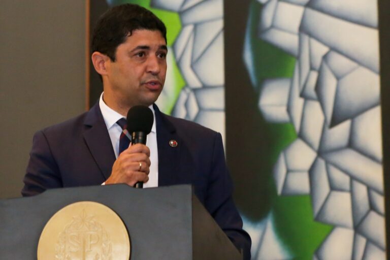 Alesp adia decisão sobre vaga de conselheiro do TCE Alesp adia decisão sobre vaga de conselheiro do TCE