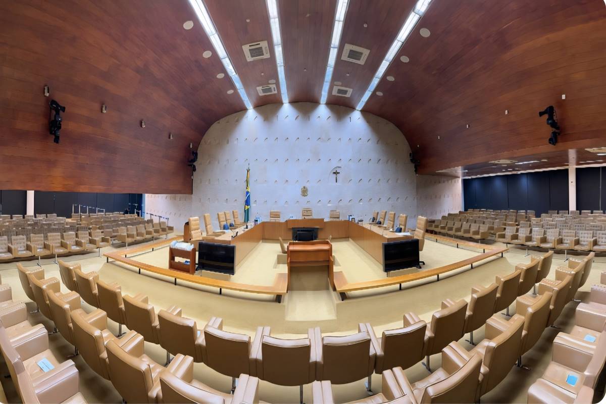 o-plenario-do-stf,-uma-joia-brasileira-de-madeira-e-marmore