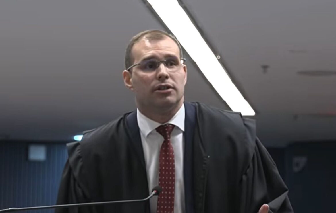 alice,-sogra-e-ovo-falante:-a-defesa-de-paulo-nogueira-no-stf.-video