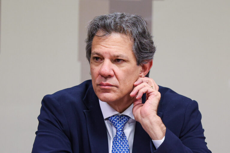 Haddad reage a projeto que permite ao Congresso demitir diretoria do BC Haddad reage a projeto que permite ao Congresso demitir diretoria do BC