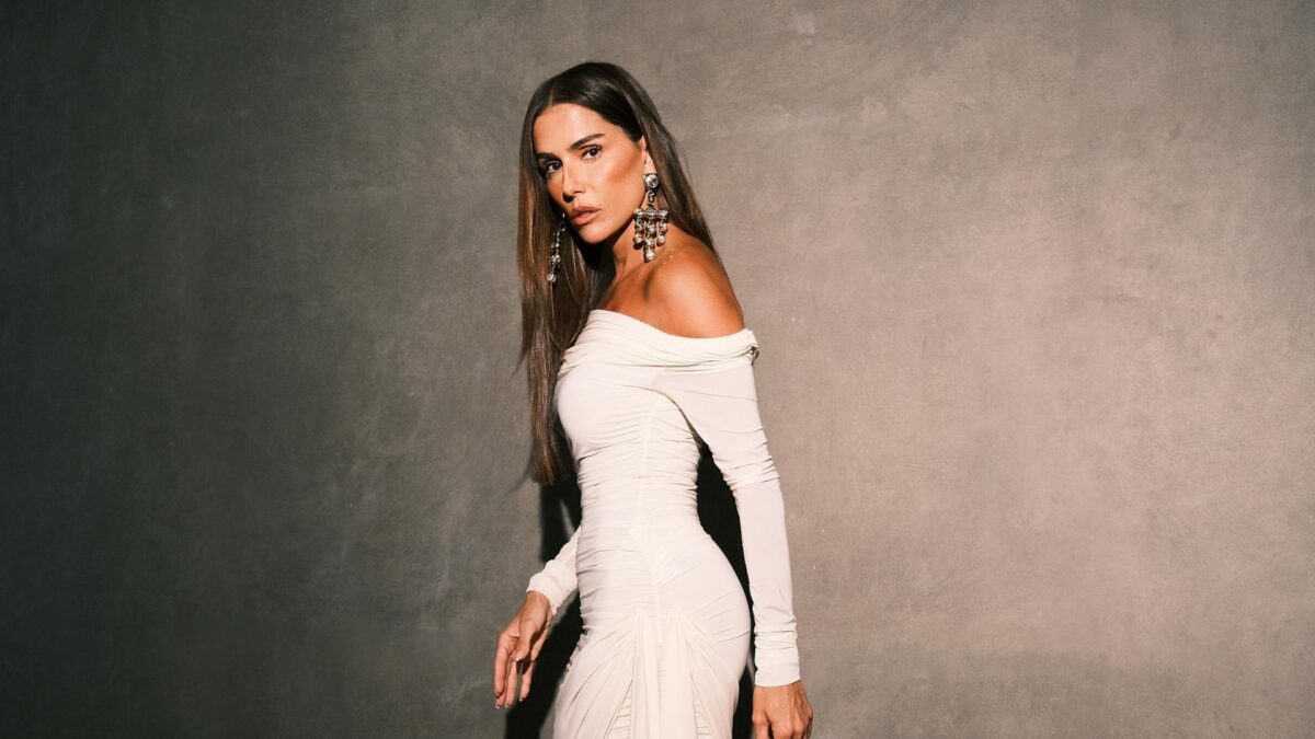 aos-45-anos,-deborah-secco-celebra-maturidade-em-trajetoria-ousada