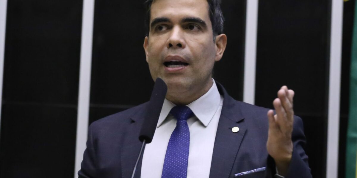 deputado-alvo-da-pf-diz-que-destinou-recursos-para cesta-basica 