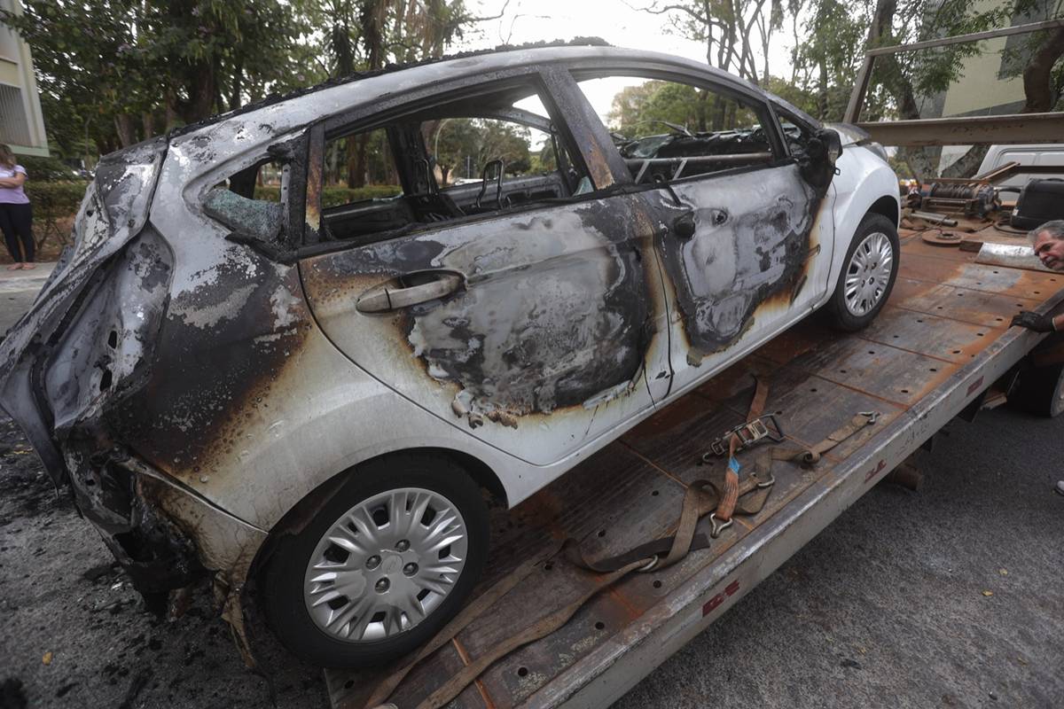 carro-com-revisao-recente-pega-fogo-na-asa-sul;-motorista-relata-pt