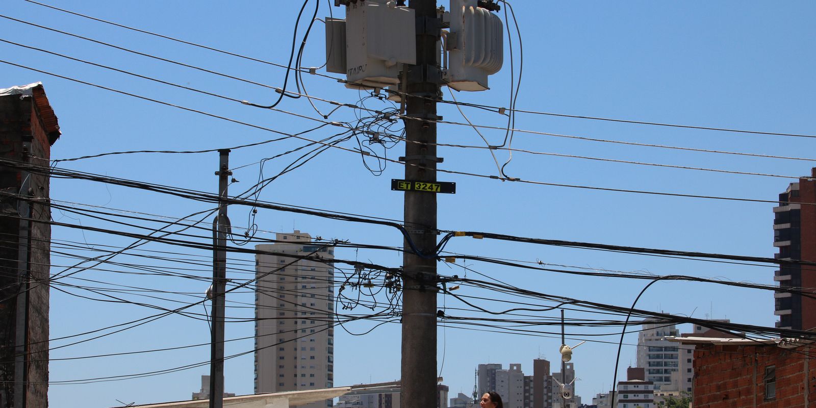 Furto de energia no país gerou custo de R$ 10,3 bilhões em 2024