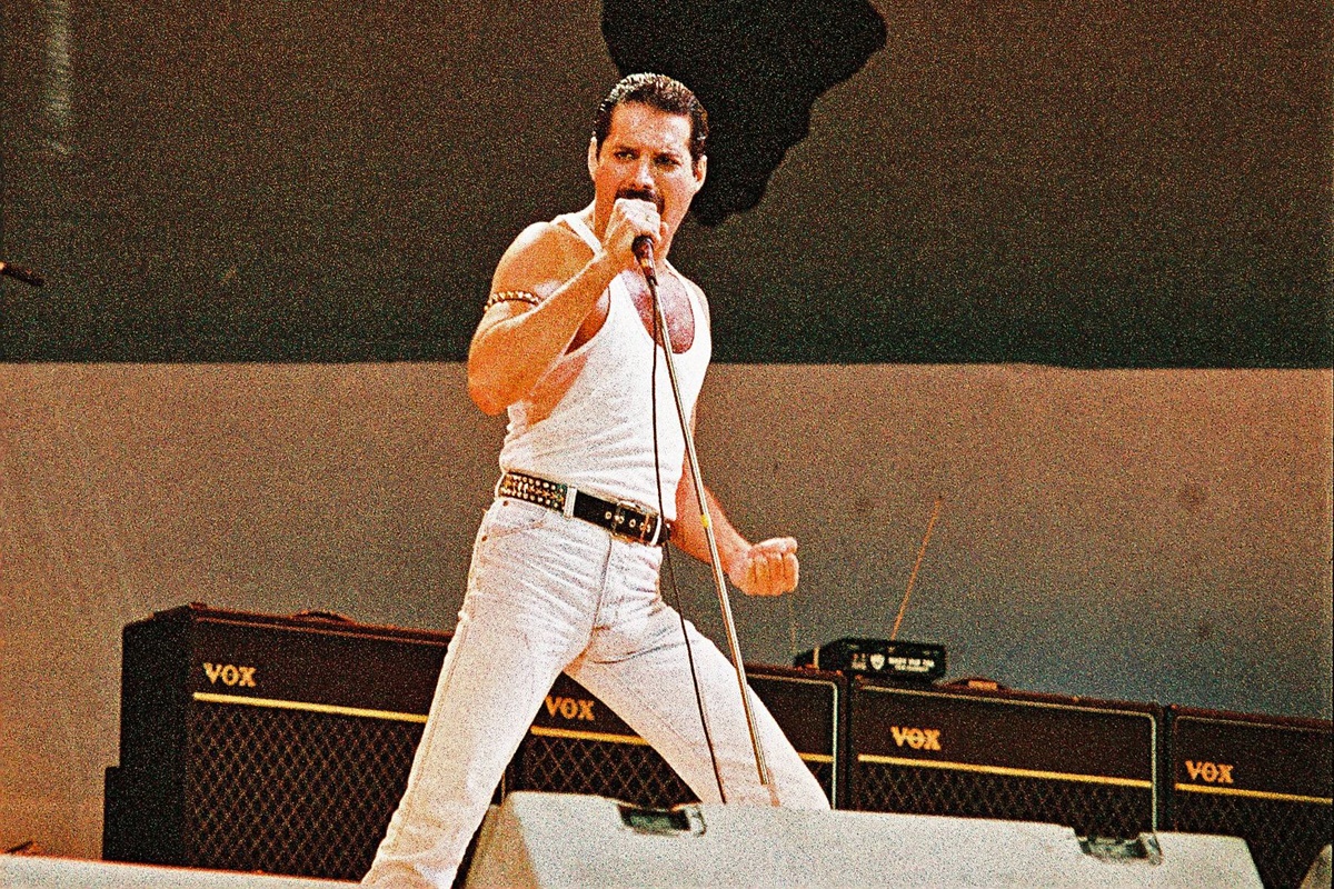 freddie-mercury-foi-abusado-por-professor-aos-14-anos,-diz-biografia