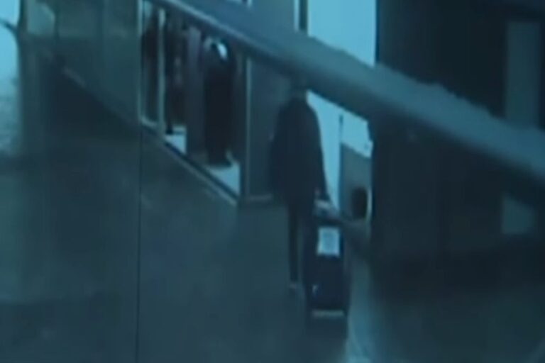 Caso da mala: vídeo mostra publicitário deixando corpo em rodoviária