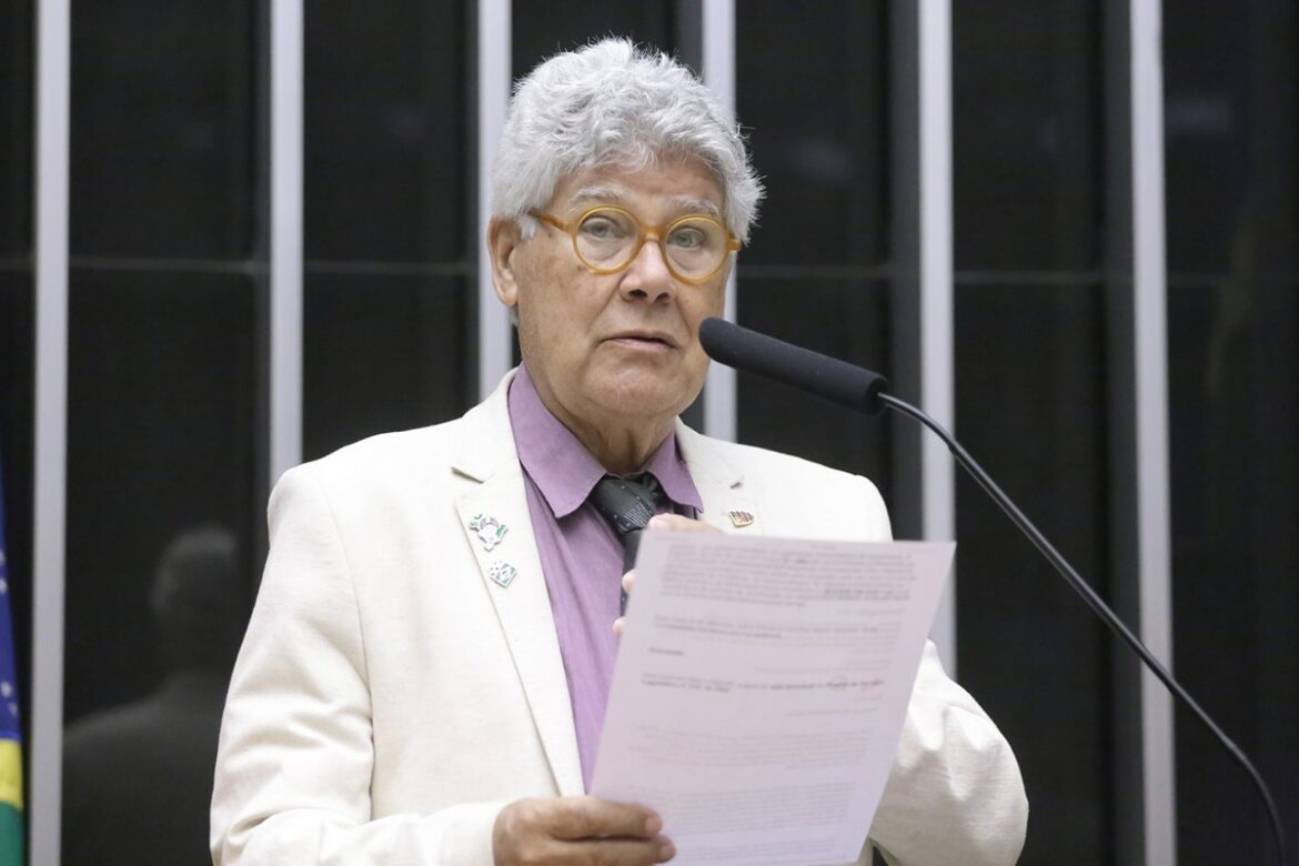 deputado-do-psol-convoca-audiencia-na-camara-para-discutir-ovnis