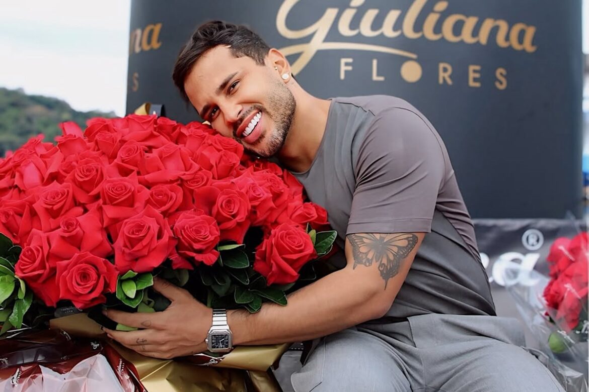 apos-divorcio,-lucas-guimaraes-recebe-buque-gigante-misterioso