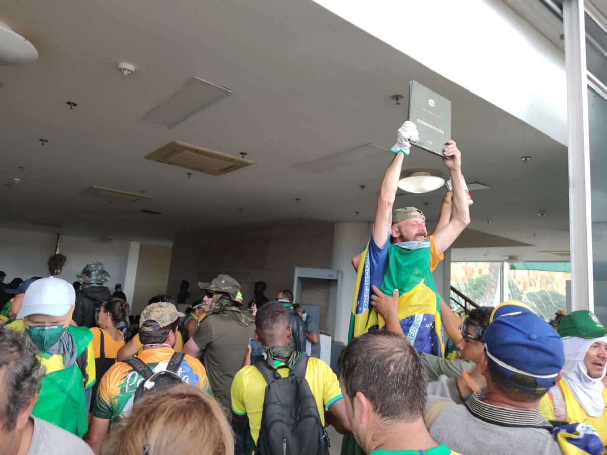 ou-ficar-a-patria-livre-ou-morrer-pelo-brasil