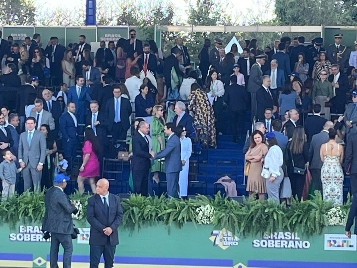 ministros-de-lula-e-autoridades-vao-ao-desfile-de-7-de-setembro