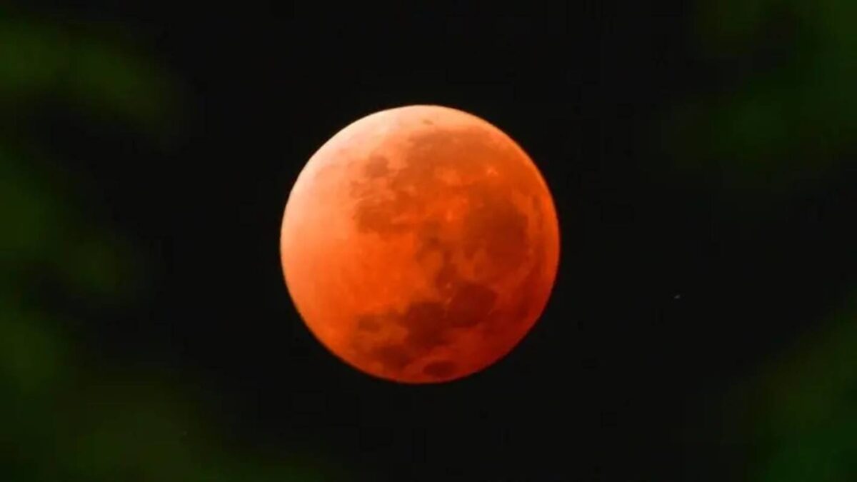 “lua-de-sangue”:-saiba-como-assistir-eclipse-total-neste-7-de-setembro