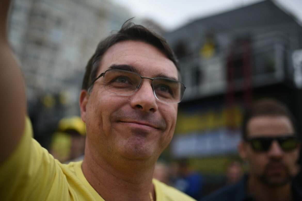 rj:-flavio-diz-que-verdadeira-trama-golpista-e-julgamento de bolsonaro