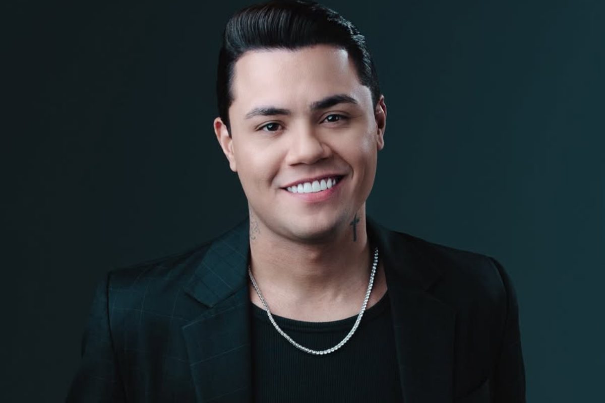 apresentador-se-pronuncia-sobre-confusao-com-felipe-araujo-em-show