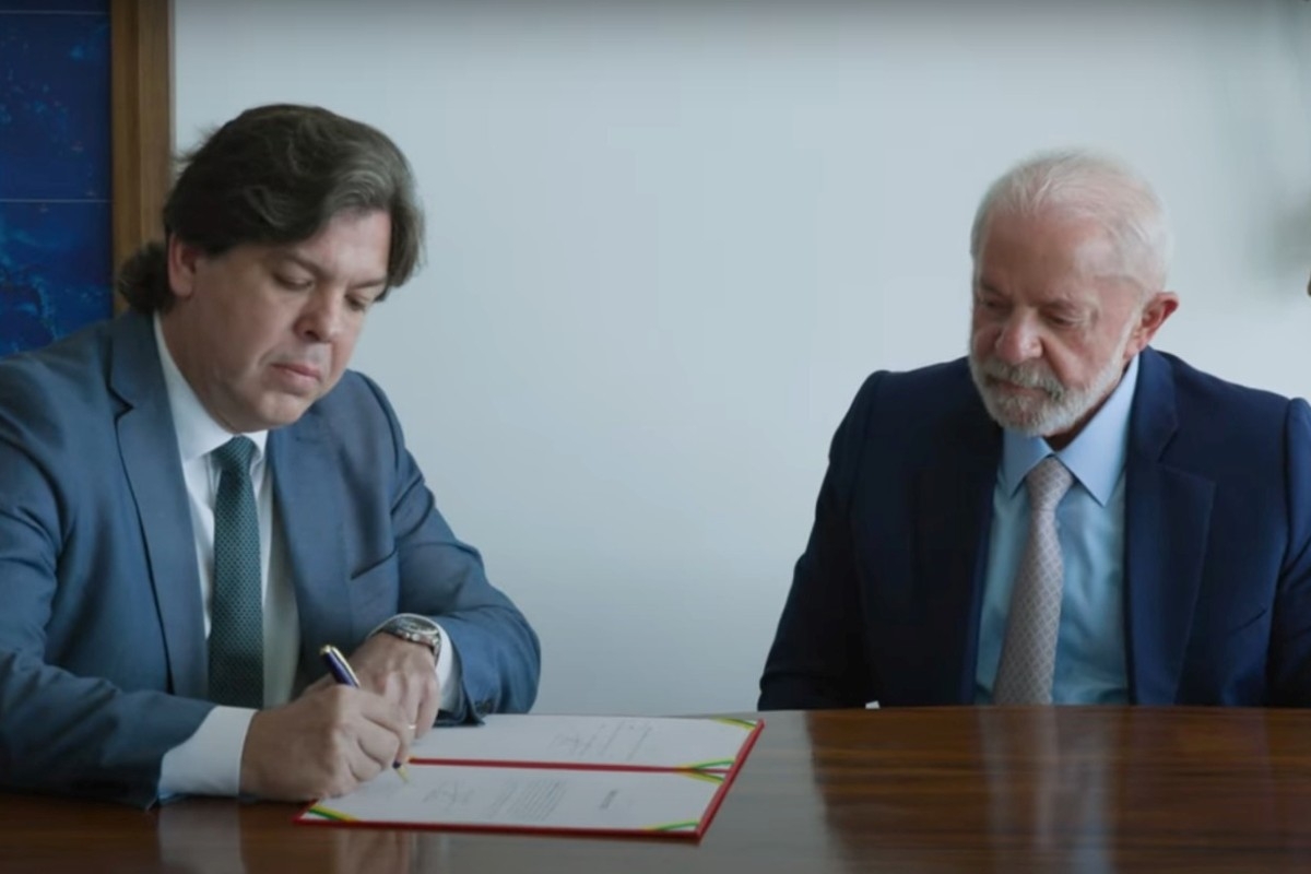 indicado-pelo-uniao,-ministro-das-comunicacoes-quer-ficar-no-cargo