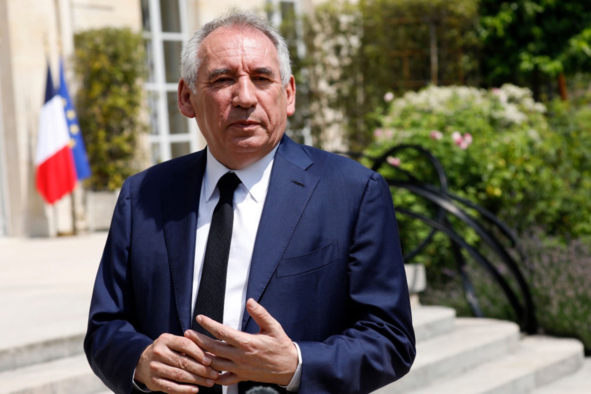 parlamento-da-franca-derruba-governo-do-premie-francois-bayrou