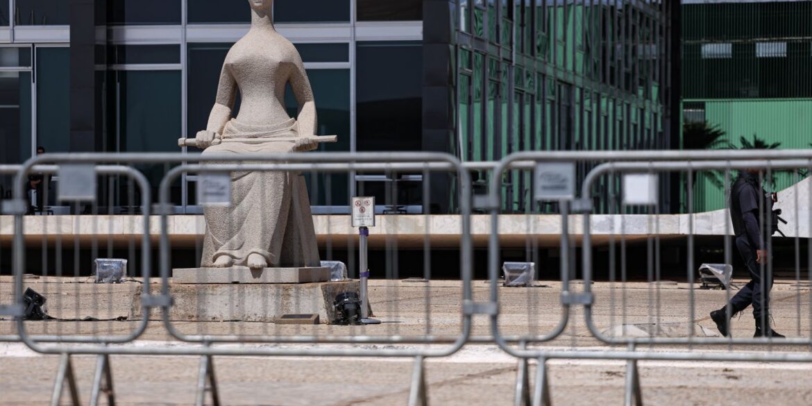 barroso-diz-que-julgamento-envolve-provas,-e-nao-disputa-politica