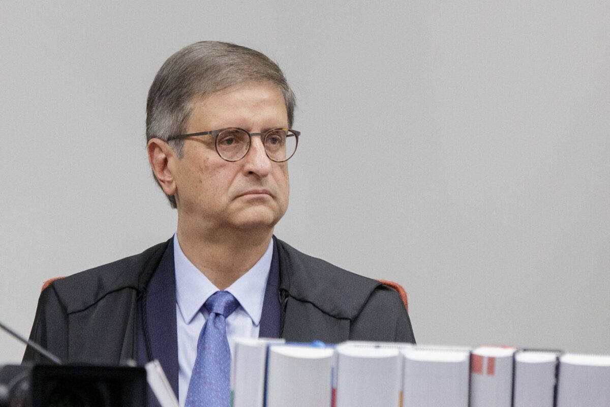 alem-de-cid,-pgr-nao-vai-recorrer-da-pena-de-bolsonaro-e-aliados