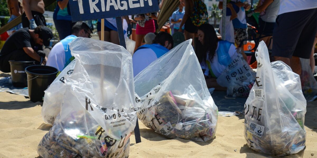 mutiroes-marcam-a-passagem-do-dia-mundial-da-limpeza